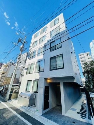 建物外観　鉄筋コンクリート造のがっちりとした建物。