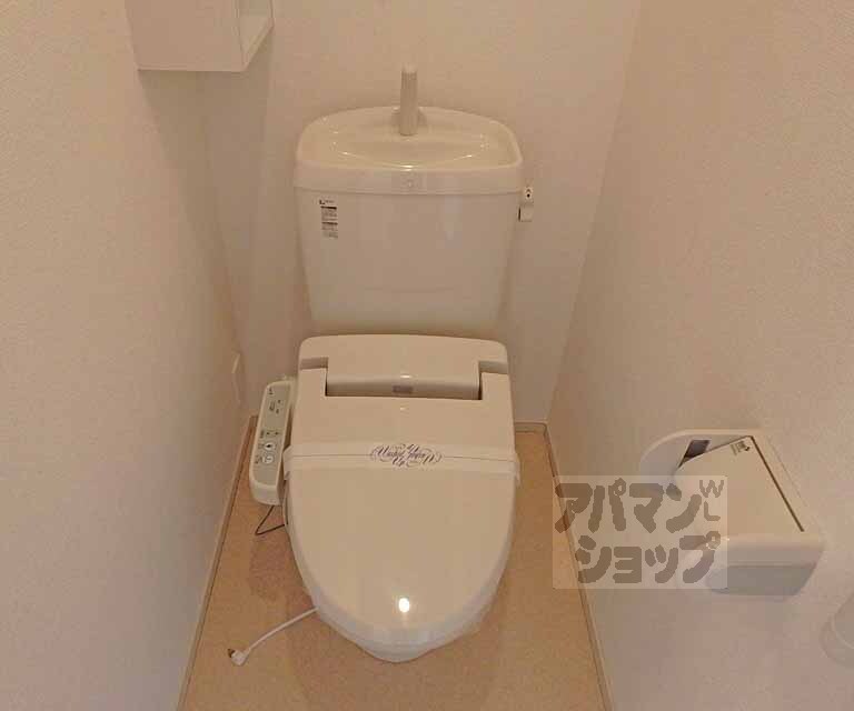トイレ　ウォシュレット付です・