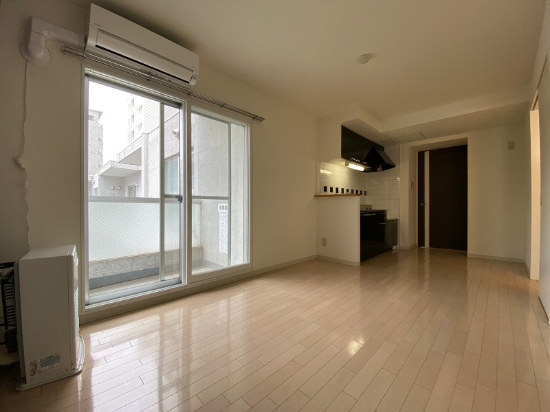 居室・リビング　広くてキレイなお部屋が広がっていて、充実した生活が送れそう。
