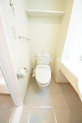 トイレ　ウォシュレット付き