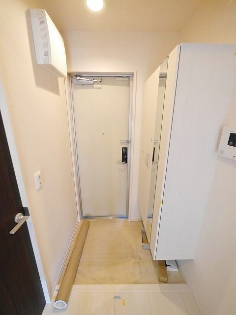 玄関　★シューズボックス付き玄関スペース★