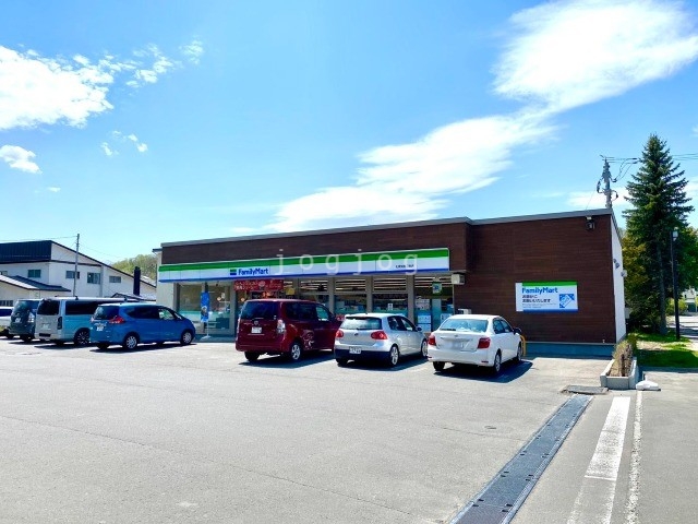 コンビニ　ファミリーマート札幌常盤3条店（コンビニ）まで105m
