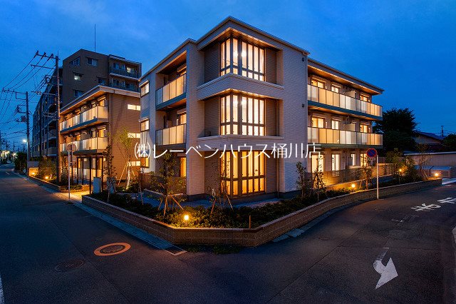 建物外観　レーベンハウス桶川店へ　048-787-5511