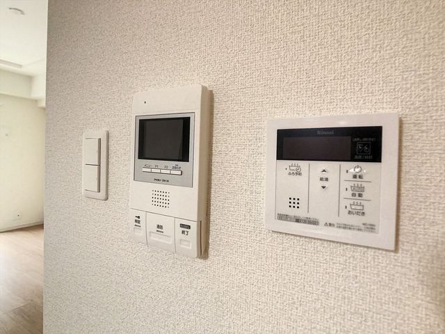 エントランス　現状優先とし写真は参照とする。