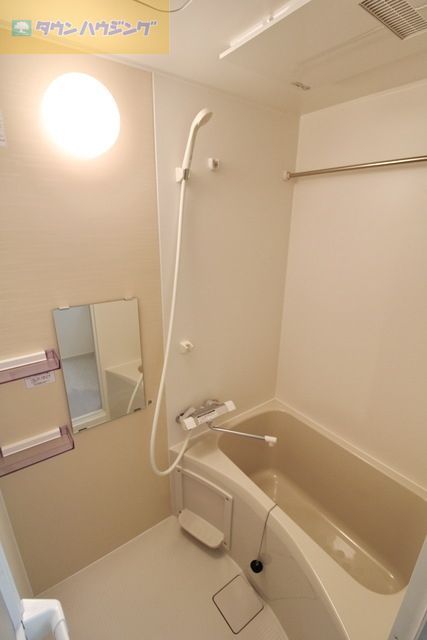 バス・シャワールーム　同施工会社同タイプ　の別建物写真になります。