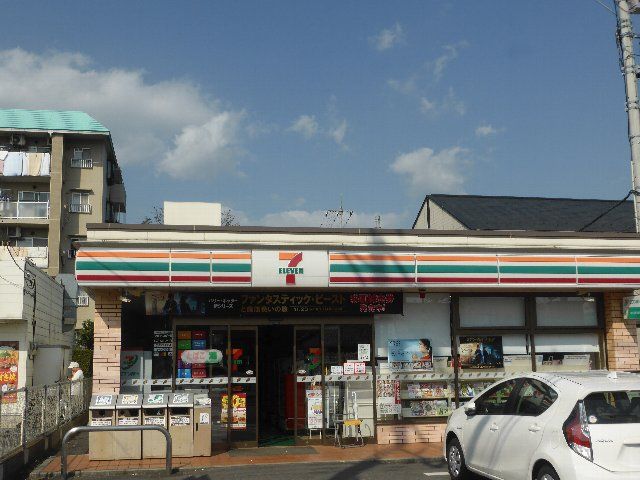 コンビニ　セブン-イレブン 東越谷６丁目店（コンビニ）まで773m