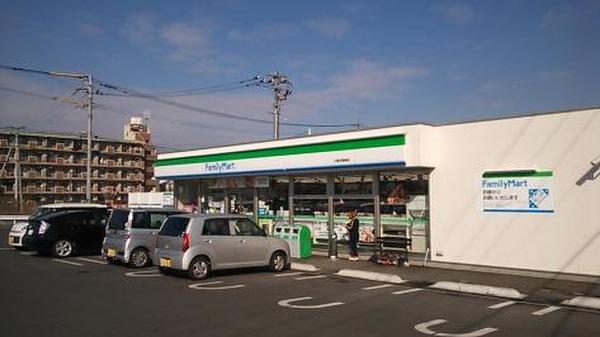 コンビニ　ファミリーマート久留米梅満店（コンビニ）まで616m