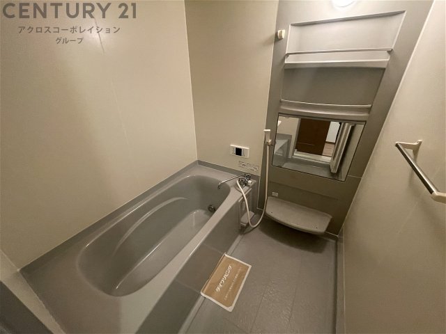 バス・シャワールーム　追い炊き機能付きで便利です♪