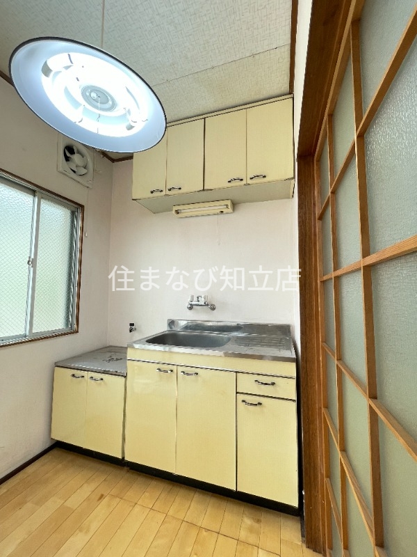 キッチン　別室同型写真