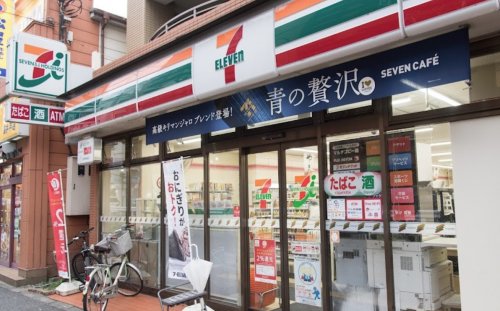 コンビニ　セブンイレブン 杉並高井戸駅前店（コンビニ）まで710m