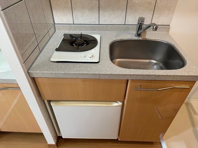 キッチン　同物件別部屋写真