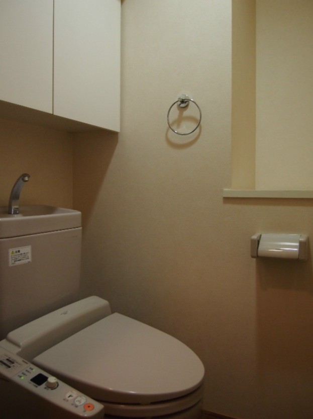 都営三田線 白金高輪駅 徒歩4分 14階建 築26年のトイレ写真