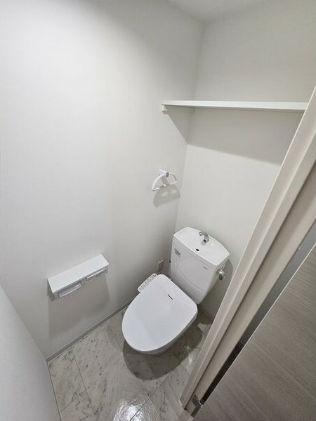 ＪＲ函館本線 厚別駅 徒歩9分 4階建 築3年のトイレ写真