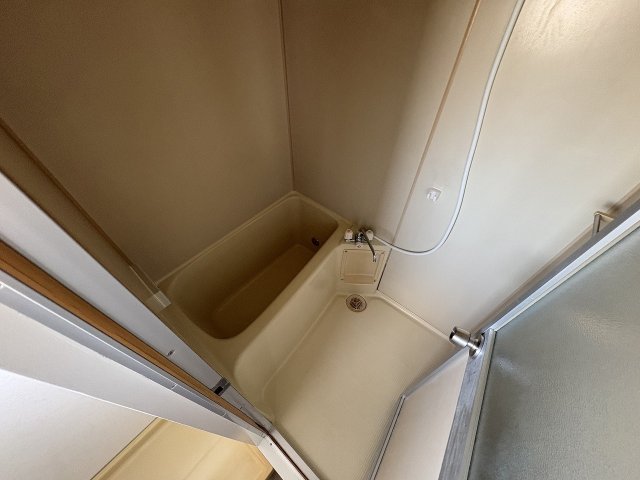 バス・シャワールーム　コンパクトで使いやすいお風呂です