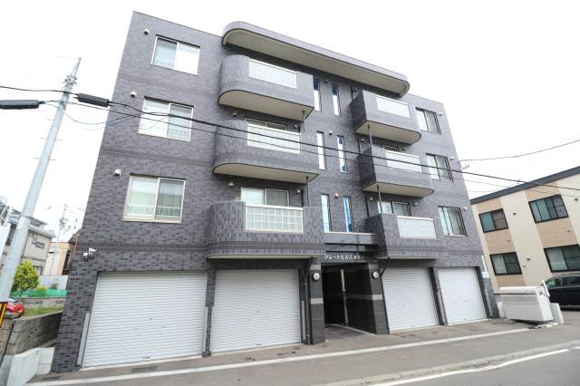 建物外観　４階建て☆