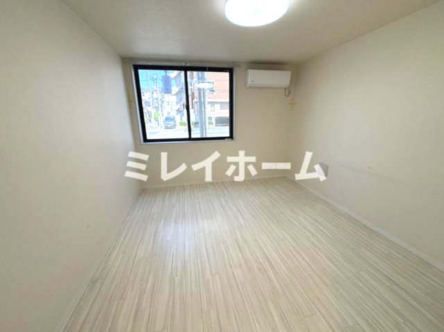 居室・リビング　同建物内、別のお部屋の参考写真になります。