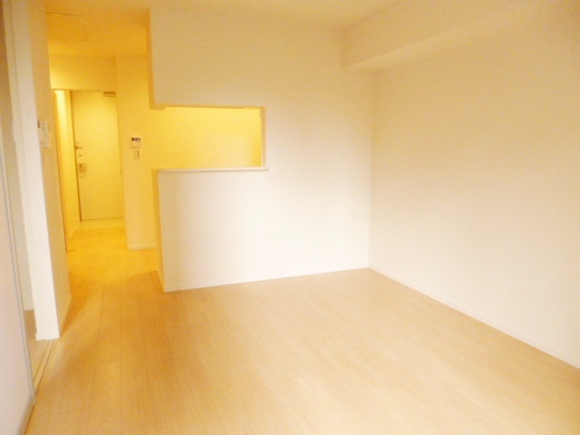 ロイヤル三軒茶屋の居間写真