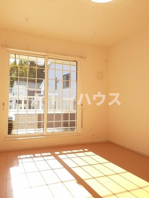 ヴィラ小塚山の居間写真