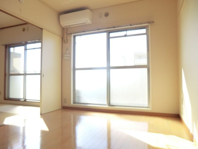 FELIA西習志野の居間写真