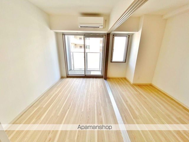 アドラブールKIKIの居間写真