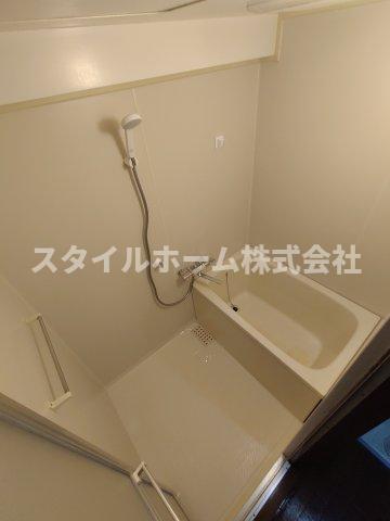 バス・シャワールーム　同建物内別部屋の写真です。