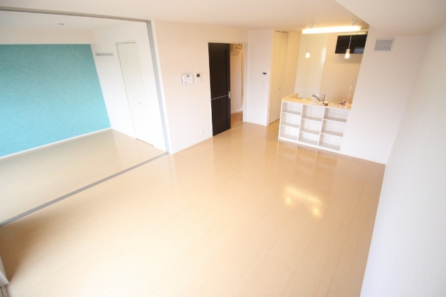 居室・リビング　反転したお部屋の写真となります★