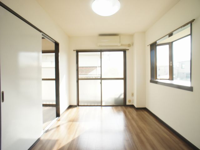 フレディスクエアの居間写真