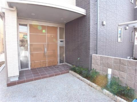 【八尾市南小阪合町のマンションの玄関】