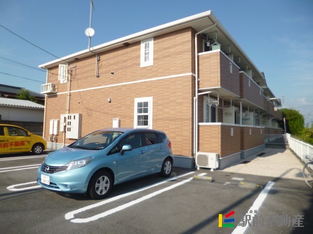 大牟田市大字唐船のアパートの建物外観