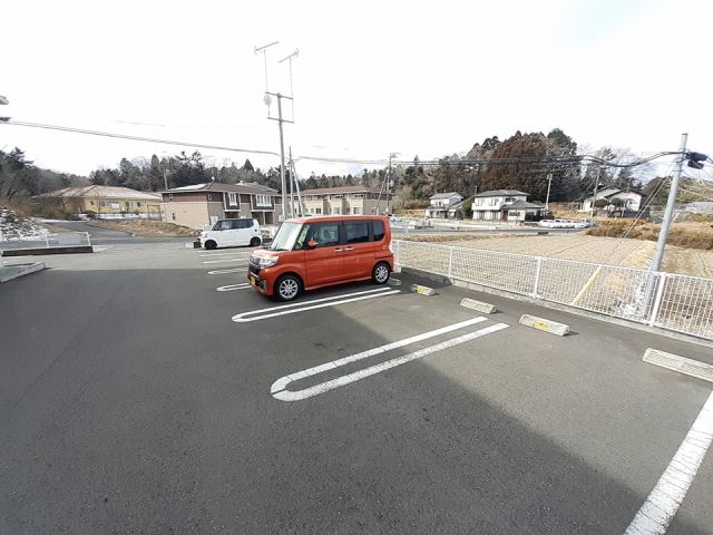 【相馬市馬場野のアパートの駐車場】