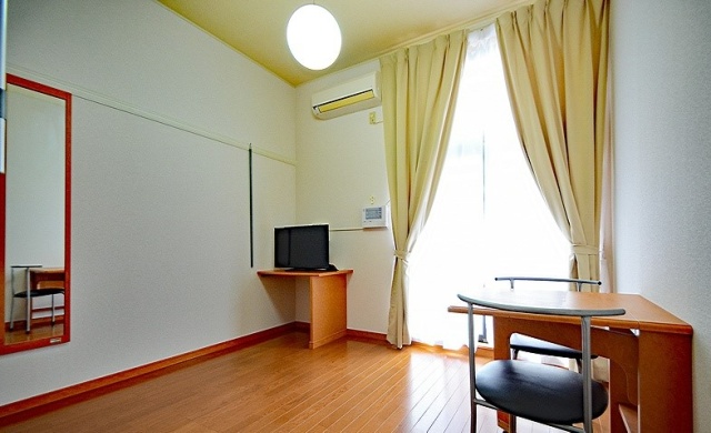 居室・リビング　写真は別号室のものです。