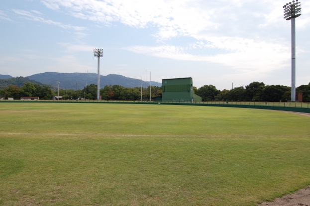 【サンライフ東塚　B棟の公園】