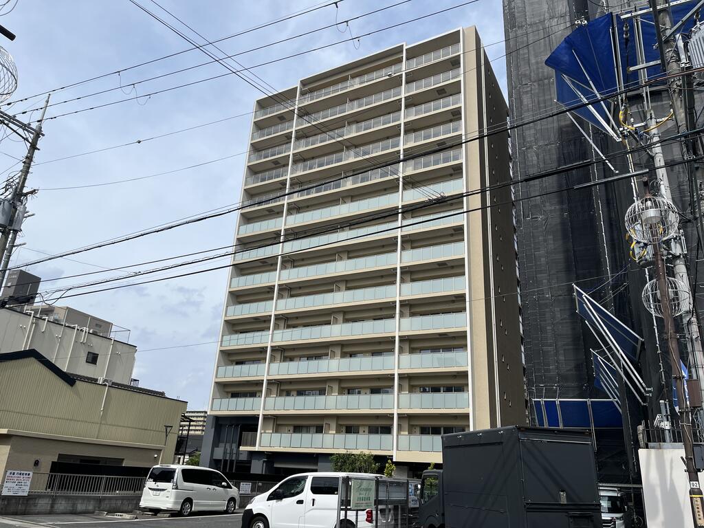 【大津市栄町のマンションの建物外観】