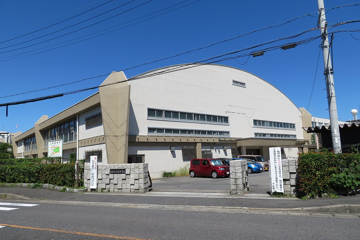 【大津市栄町のマンションの中学校】