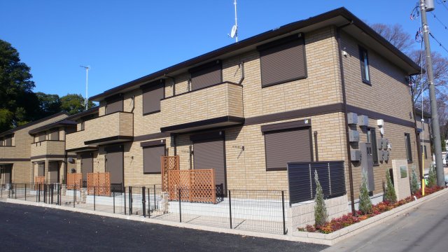 建物外観　南向きで日当たり良好　インターネット無料