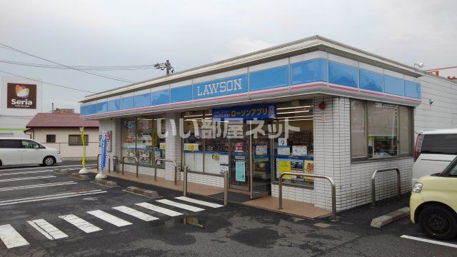 【亀山市江ケ室のアパートのコンビニ】