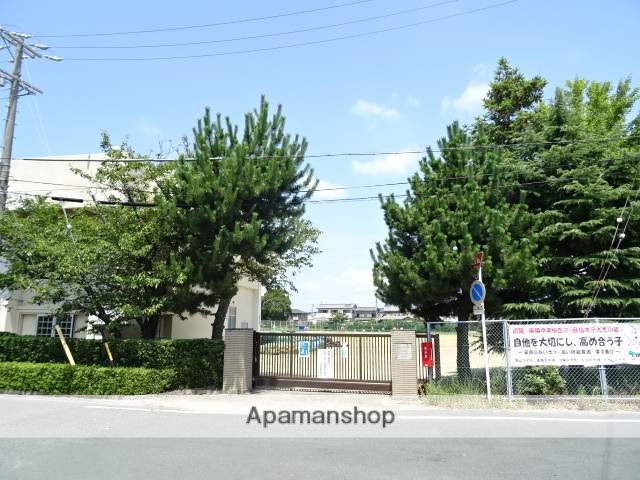 中学校　南陽中学校（中学校）まで455m