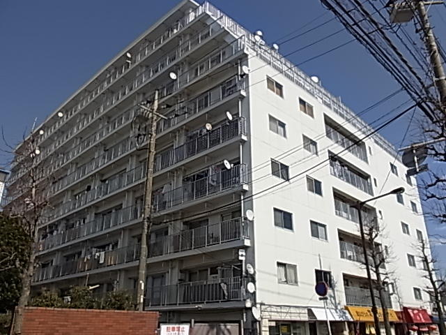 【松戸第八マンションの建物外観】