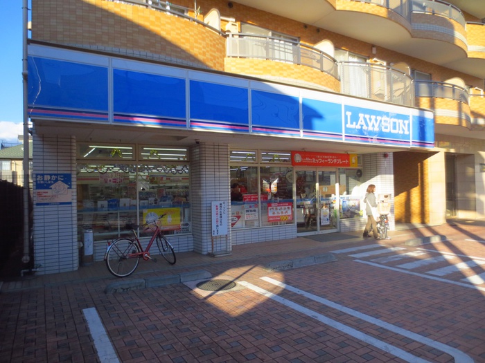コンビニ　ローソン新羽駅前店（コンビニ）まで350m