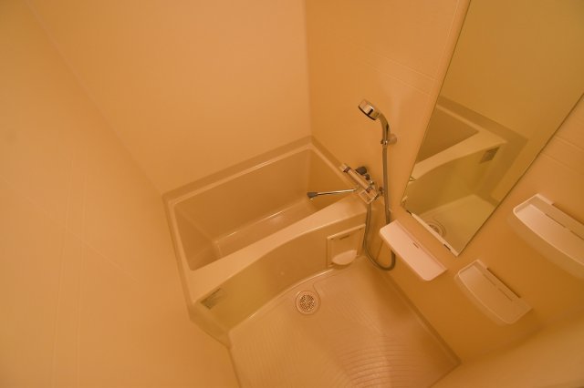 バス・シャワールーム　ゆったり過ごせるお風呂です