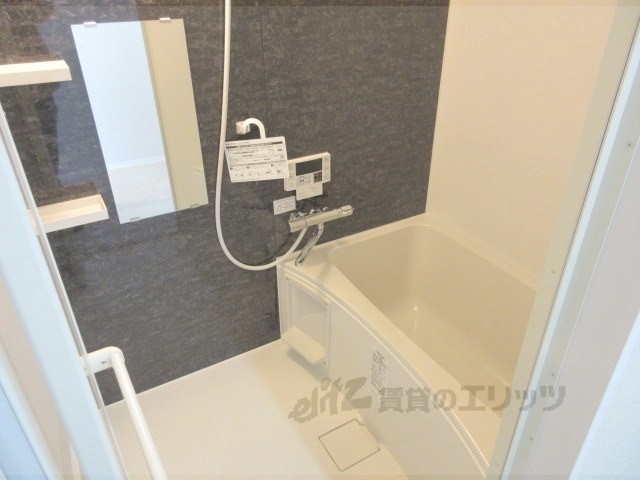 バス・シャワールーム　上部収納