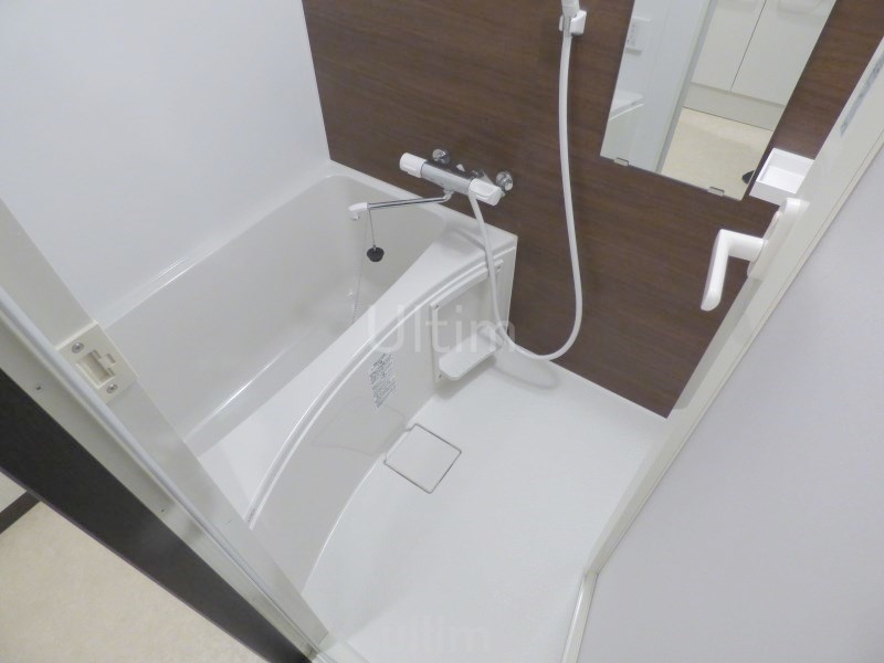 バス・シャワールーム　違うお部屋の写真です。ご参考までに