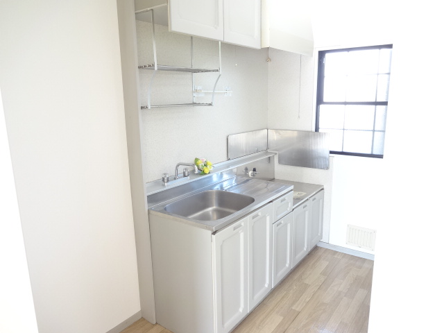 キッチン　キッチンの換気も良好◎