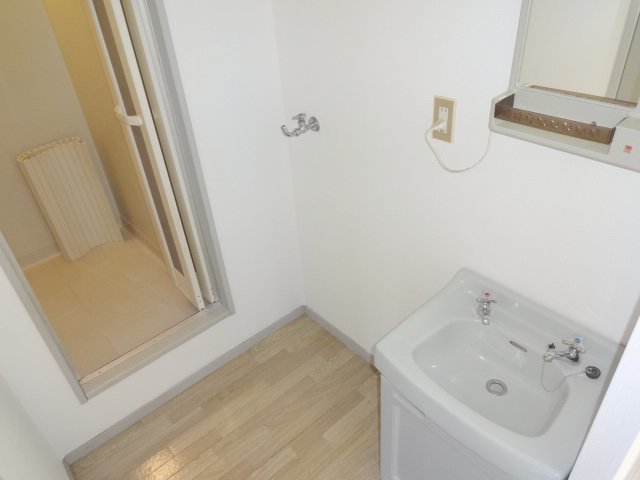 洗面設備　キッチンの換気も良好◎