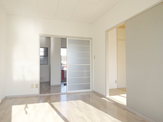 居室・リビング　洋間６畳