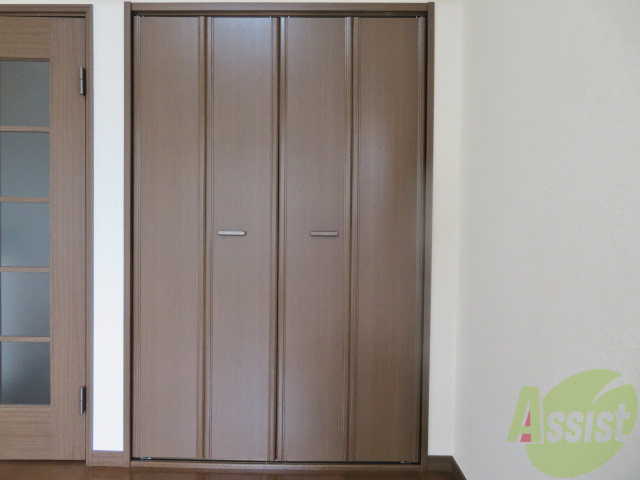 収納　収納がありました。お洋服や荷物はここへ。