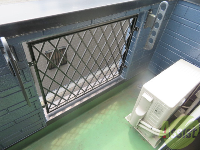 バルコニー　こちらはバルコニー。洗濯物が干せるようになっています。