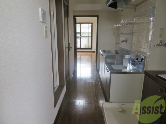 玄関　玄関からの様子を撮影してみました。動線になります。