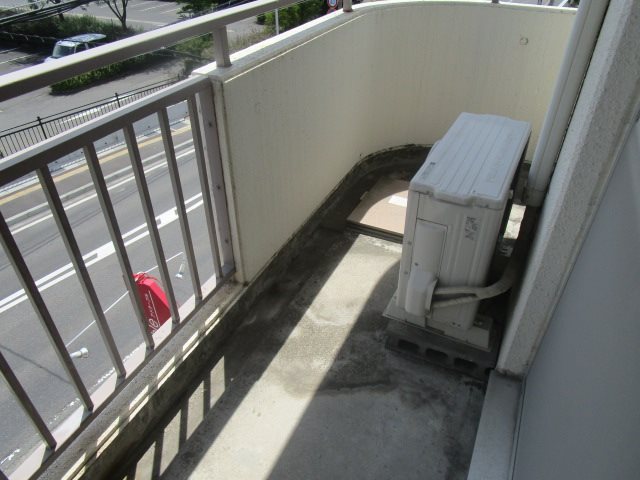 バルコニー　写真は301号室です（参考）