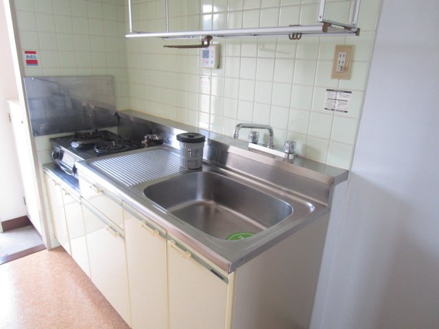 キッチン　写真は301号室です（参考）